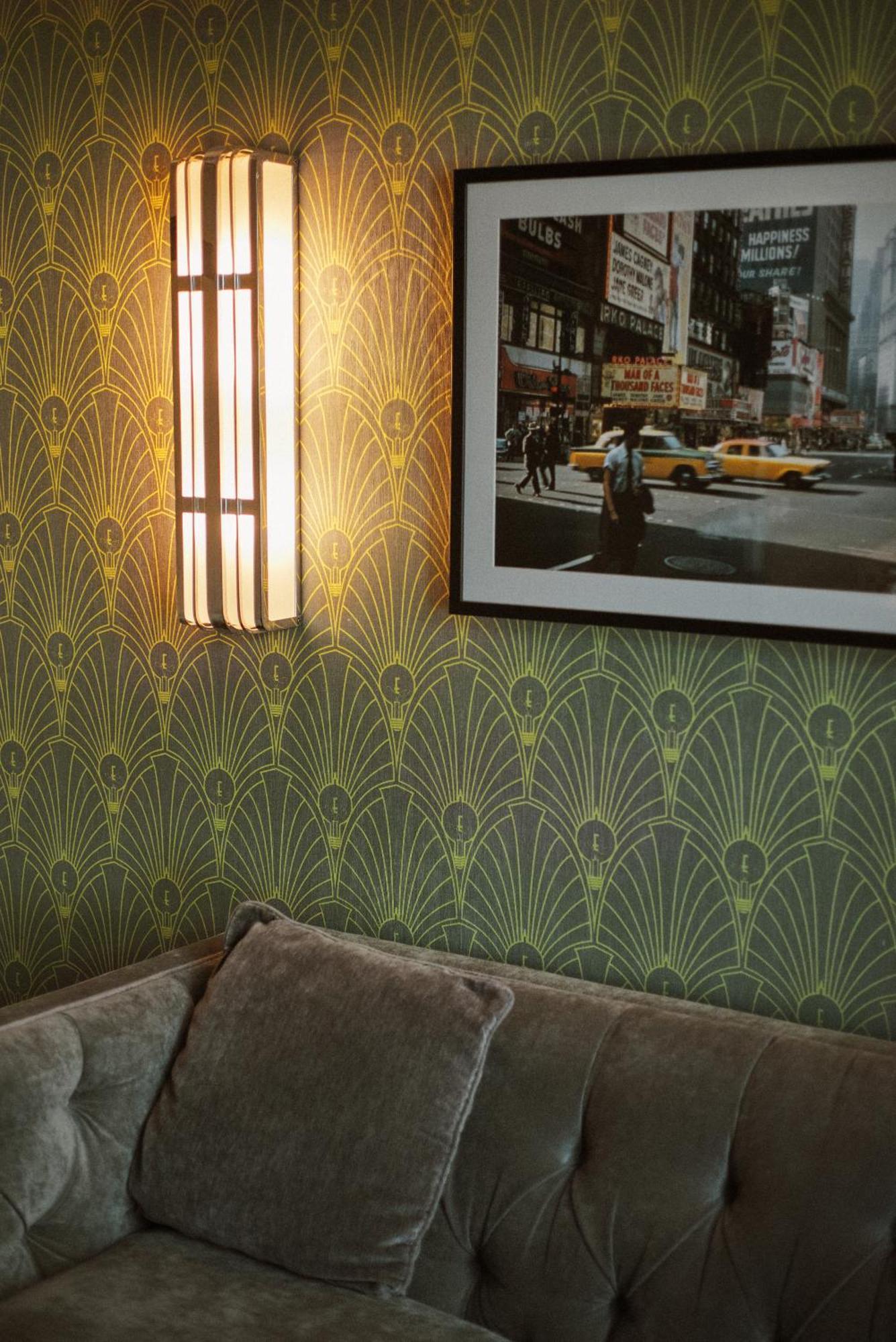 Hotel Edison Times Square New York Esterno foto The original photograph of the building in 1970