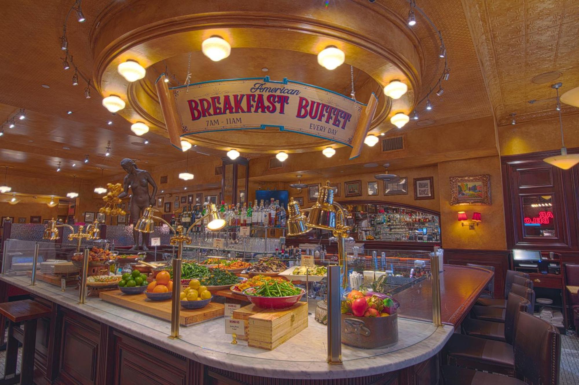 Hotel Edison Times Square New York Esterno foto Breakfast buffet at the American Bar