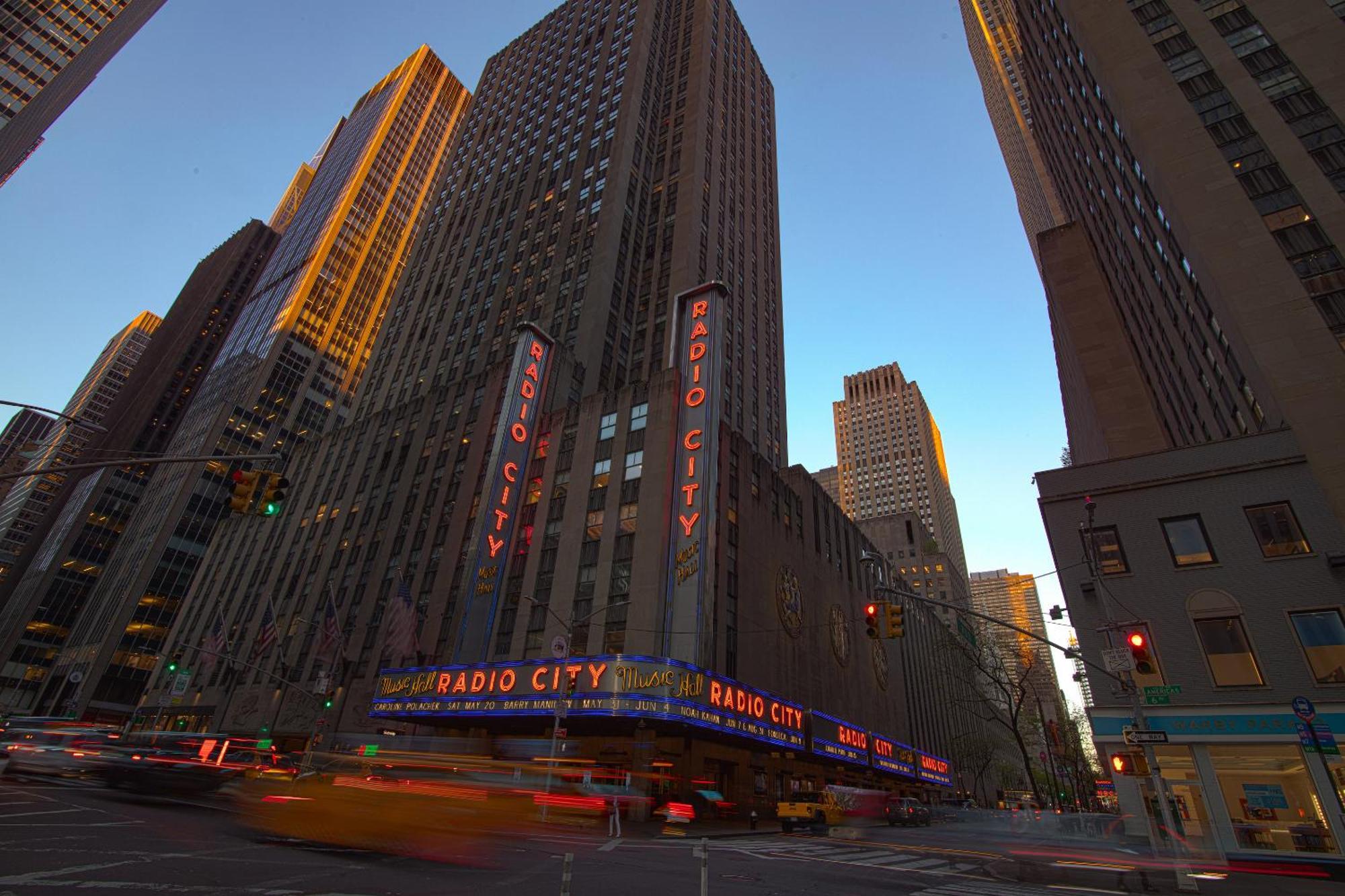 Hotel Edison Times Square New York Esterno foto Radio City Music Hall