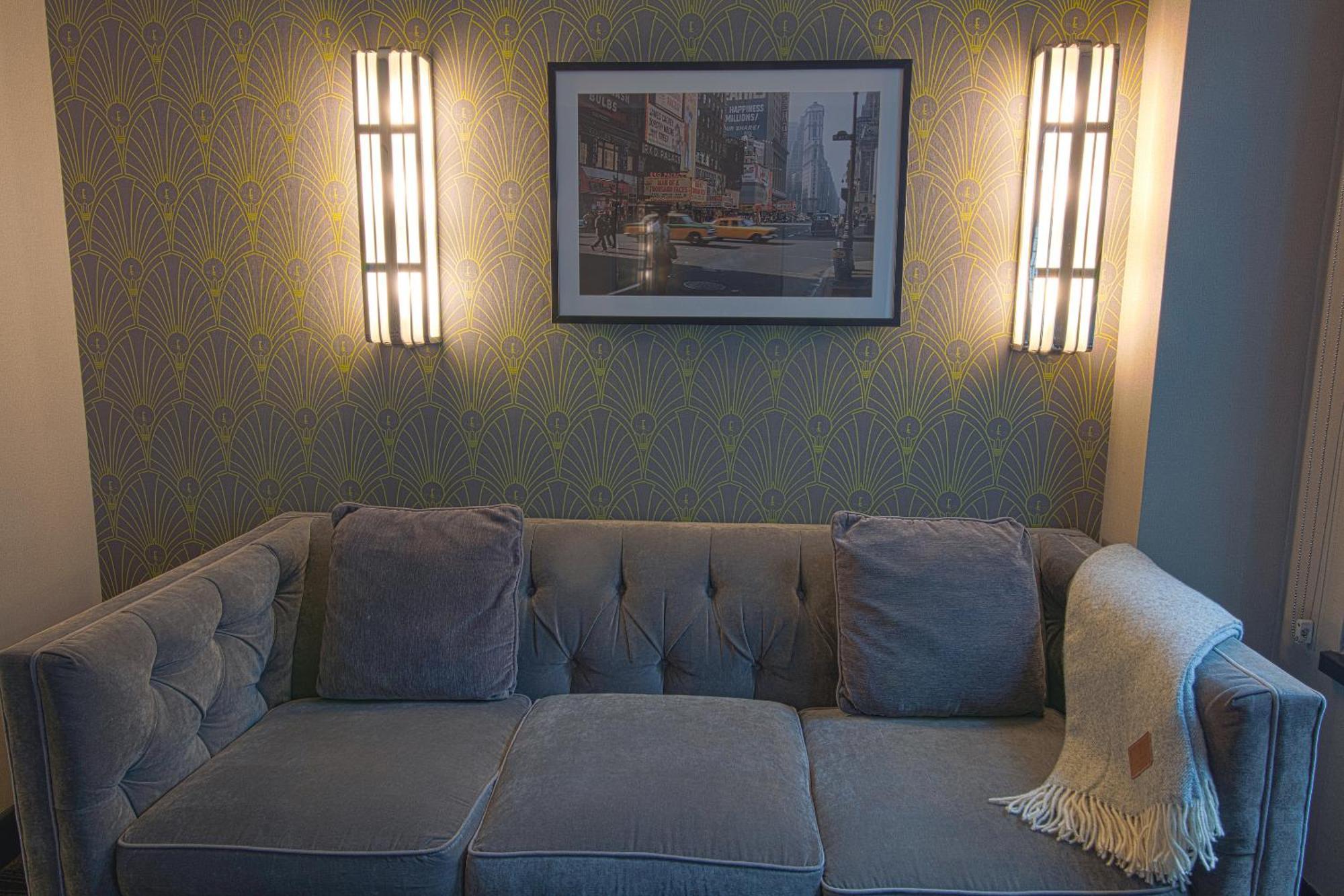 Hotel Edison Times Square New York Camera foto The interior of a room at the hotel